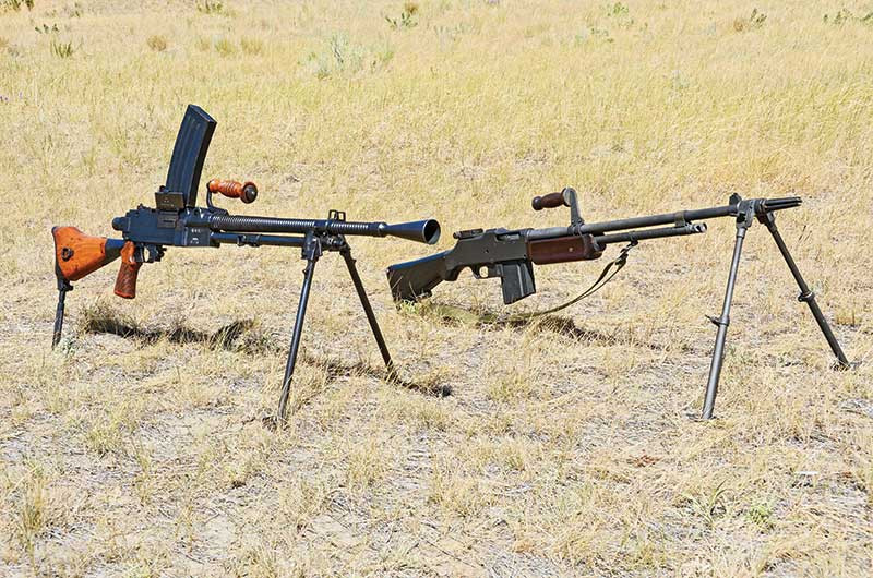 Ở những bản 1940 tiêu chuẩn còn được gắn chân chống hình chữ V để có thể hoạt động cạnh tranh với súng máy Type 11. Tuy nhiên về sau quân đội Đế quốc Nhật Bản đã bỏ qua loại súng này vì thấy phiên bản Type 99 phù hợp hơn.