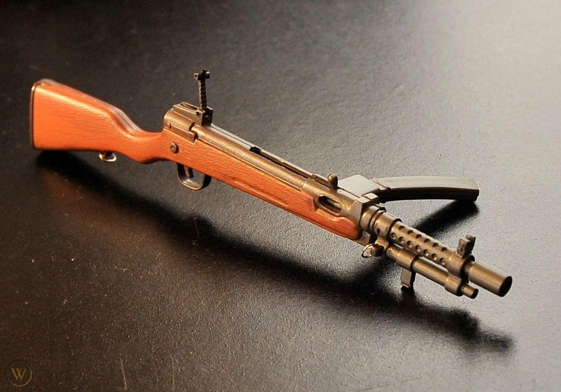 Tổng kết lại, Type 100 là một khẩu súng tuyệt vời nhưng và đặc biệt có giá trị sưu tầm ở thời điểm hiện tại, vì số lượng súng được sản xuất khá hạn chế nên giá cả tương đối cao, khoảng 10 đến 20 ngàn USD trên thị trường.