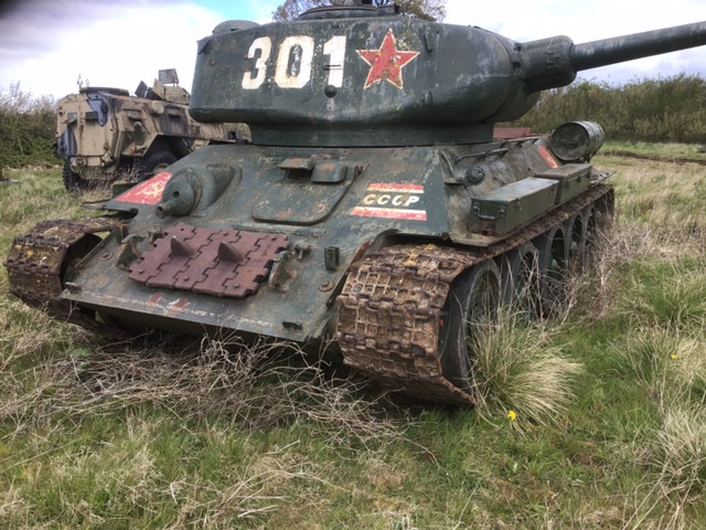 Bên cạnh đó thì CHA có thể làm được mọi kiểu hình phức tạp, kể cả là đúc nguyên cái thân xe tăng như M4A1 Sherman và M26 Pershing hoặc nguyên cái tháp pháo như cái tháp pháo đúc của T-34 và T-90 đời đầu. Thậm chí nó còn có thể đúc được một tấm giáp có độ dày lớn dùng cho tàu chiến Hải quân với số lượng lớn.