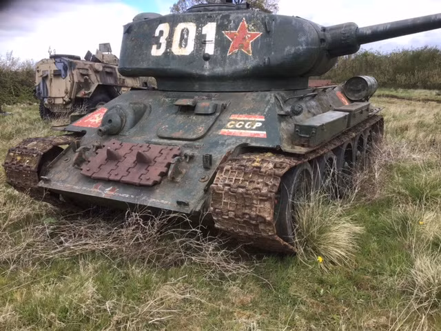 Bên cạnh đó thì CHA có thể làm được mọi kiểu hình phức tạp, kể cả là đúc nguyên cái thân xe tăng như M4A1 Sherman và M26 Pershing hoặc nguyên cái tháp pháo như cái tháp pháo đúc của T-34 và T-90 đời đầu. Thậm chí nó còn có thể đúc được một tấm giáp có độ dày lớn dùng cho tàu chiến Hải quân với số lượng lớn.