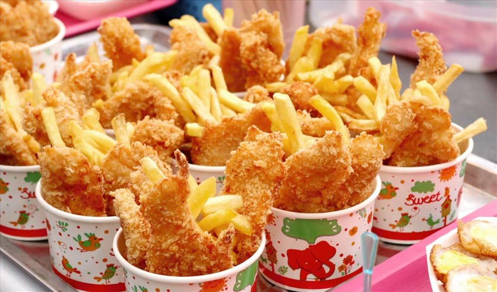 Đồ ăn nhanh Đồ ăn nhanh sẽ khiến cân nặng của bạn tăng chóng mặt. Cách tốt nhất để giảm cân là nói không tuyệt đối với những món ăn này.