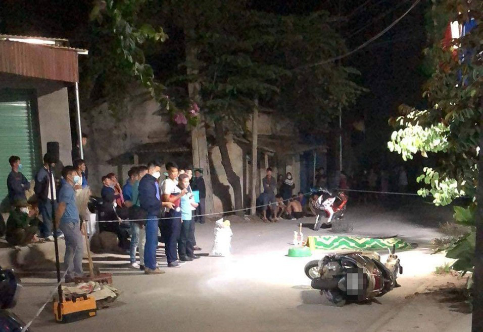 Theo hồ sơ vụ án, rạng sáng 31/1/2020, Công an tỉnh Bắc Giang nhận được tin báo về một vụ án mạng nghiêm trọng trước cửa quán karaoke ở thị trấn Bích Động (huyện Việt Yên, Bắc Giang). Nạn nhân được xác định là anh T.V.N ( 20 tuổi, quê Vĩnh Phúc). (Ảnh minh họa, nguồn Internet) 
