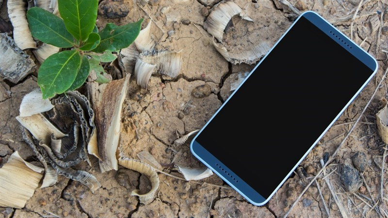 Gia đình cung cấp thêm, khi ra khỏi nhà anh T đi xe máy, cầm theo điện thoại di động. Tuy vậy, vào thời điểm nạn nhân được phát hiện số tài sản này đã biến mất. Theo xác minh, anh T sinh sống ở Đại Đức cùng với gia đình, chưa phát hiện mâu thuẫn về tiền bạc với ai, cũng chẳng có các mối quan hệ phức tạp hay dính dáng đến các nhóm thanh thiếu niên hư hỏng, chơi bời. (Ảnh minh họa, nguồn Internet)