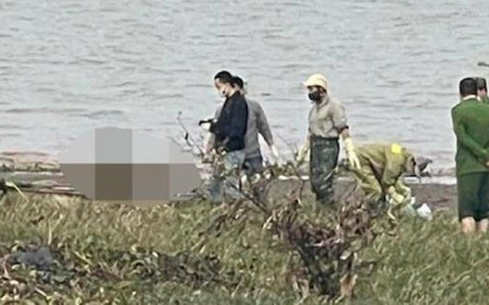 Các bản tin, thông báo được đọc trên loa phát thanh của thôn Đại Đức và nhiều thôn, xã khác lân cận. Đến chiều 2/5, bất ngờ có một gia đình tìm đến cơ quan công an trình báo về việc người thân mất tích. Theo đó, bà L (trú tại thôn Đại Đức, Kim Thành, Hải Dương) cho biết, con trai mình là anh Trần Văn T (SN 1989) đi khỏi nhà từ ngày 29/4 đến nay chưa về. Gia đình tìm mọi cách nhưng không thể liên lạc được. Tiến hành cho nhận dạng, gia đình khẳng định thi thể được tìm thấy ở đoạn sông Lạch Tray chính là anh T. (Ảnh minh họa, nguồn Internet)