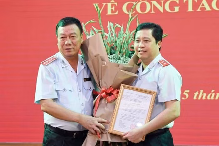 Thay mặt lãnh đạo Thanh tra Chính phủ, ông Đoàn Hồng Phong đề nghị ông Dương Quốc Huy tiếp tục nỗ lực, phấn đấu hoàn thành tốt các nhiệm vụ được phân công trong thời gian tới, góp phần cùng tập thể Ban cán sự đảng Thanh tra Chính phủ hoàn thành xuất sắc mọi nhiệm vụ được Đảng, Nhà nước giao.