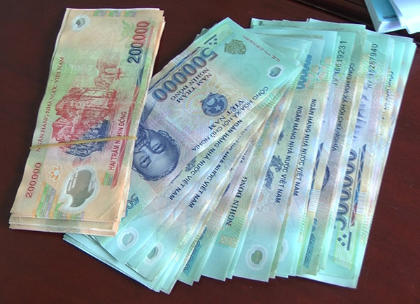 Bị tấn công bất ngờ, chị Q chẳng thể kháng cự, chỉ ít phút sau người phụ nữ ấy đã tử vong. Thấy chị Q chết, Hùng kéo thi thể nạn nhân vào trong xe ô tô của chị này, để ở ghế sau. Gã lục lọi lấy đi chiếc điện thoại và một số tiền mặt của nạn nhân rồi lên xe đi về phía huyện Đông Anh (Hà Nội). Sau hơn 1 tiếng, gã lái xe quay lại tòa nhà M, nơi chị Q hay đến tập thể dục và cũng chỉ cách nhà nạn nhân có 2 cây số. Hùng cho xe vào hầm, gửi lại rồi bỏ đi. (Ảnh minh họa, nguồn Internet) 