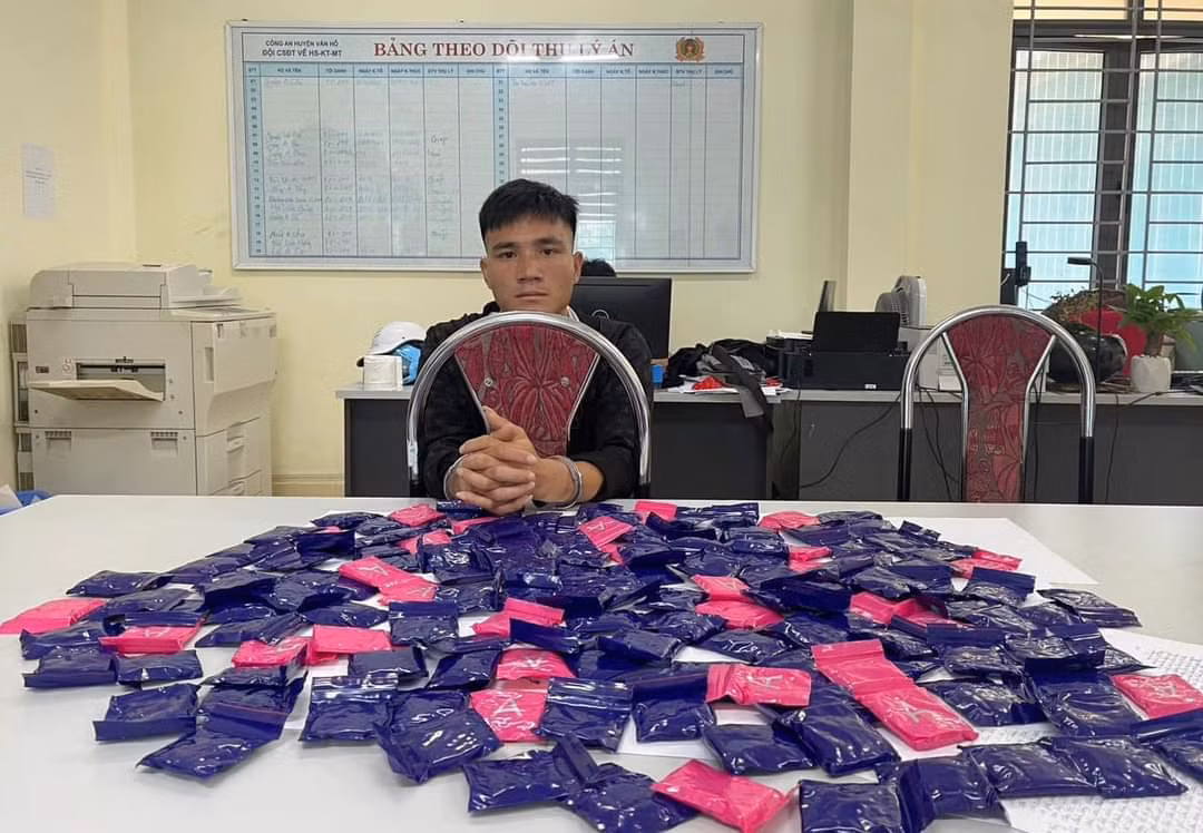 Son La: Bat doi tuong van chuyen 27.000 vien ma tuy tong hop