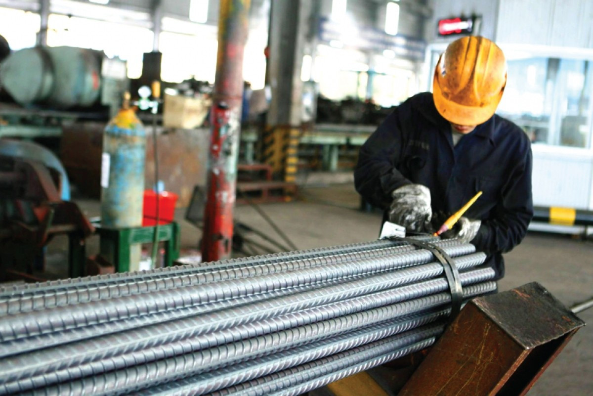 Cat giam 1.700 nguoi, Thep Pomina dang no ai?