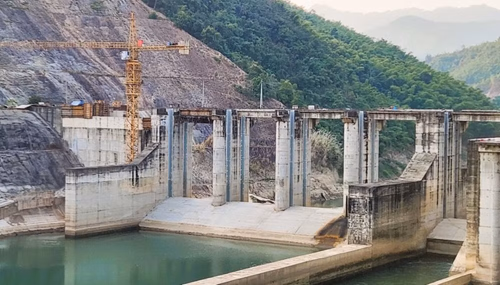 Thủy điện Hồi Xuân được Thanh Hóa kỳ vọng rất lớn nhưng đã 15 năm trôi qua, công trình có tổng mức đầu tư hàng ngàn tỷ đồng này để lại nỗi thất vọng cho người dân và chính quyền địa phương. (Ảnh: Người lao động).