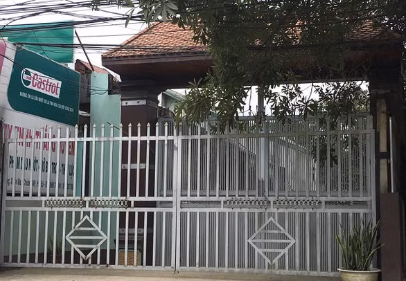 Bị thất hứa tặng quà, đánh vợ chết rồi thả sống Bi that hua tang qua, danh vo chet roi tha song