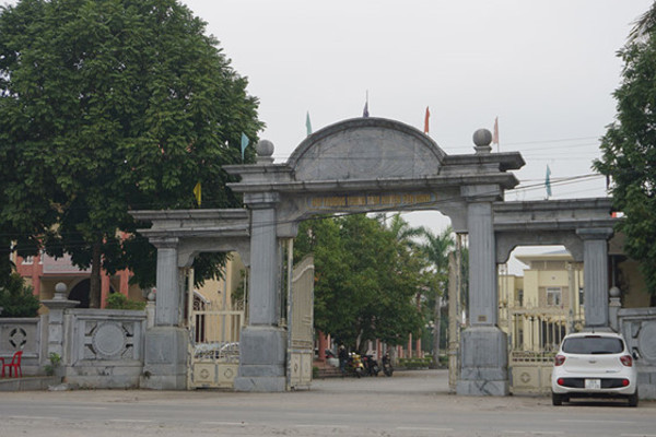 Hàng loạt lãnh đạo huyện bị kỷ luật vì vay hơn 50 tỷ không trả Hang loat lanh dao huyen bi ky luat vi vay hon 50 ty khong tra