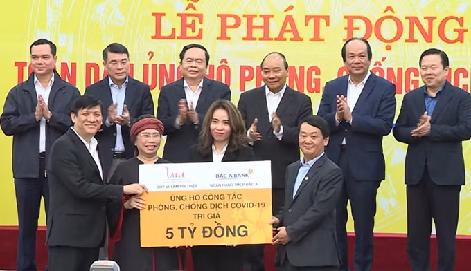 Ngày 31/01/2020, Thủ tướng Chính phủ Nguyễn Xuân Phúc quyết định bổ nhiệm ông giữ chức Thứ trưởng Bộ Y tế. Ông đồng hành cùng Phó Thủ tướng Vũ Đức Đam trong công tác phòng chống dịch COVID-19. Ông Long là một trong các Phó trưởng Ban Chỉ đạo quốc gia phòng, chống dịch COVID-19 tham gia tích cực trong công tác phòng chống dịch ngay từ những ngày đầu.