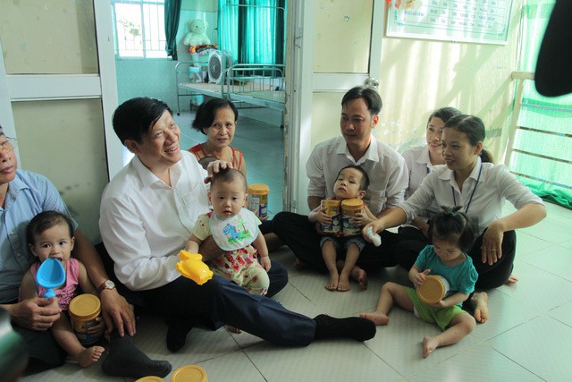 Tháng 3/2008, ông được bổ nhiệm làm Cục trưởng kiêm Bí thư Chi bộ Cục phòng, chống HIV/AIDS. Đồng thời, ông còn là Trưởng Bộ môn HIV/AIDS Trường Đại học Y tế công cộng; Phó Giáo sư kiêm nhiệm tại Trường Đại học Griffith, Úc.