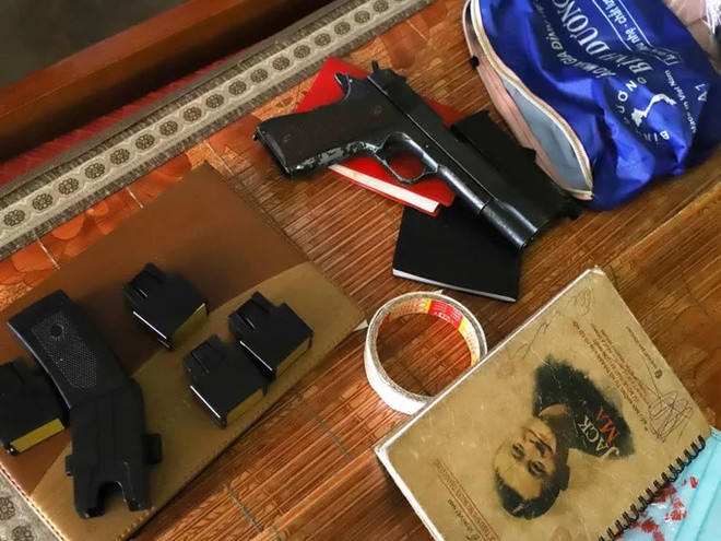 50 cảnh sát cơ động vây bắt băng bảo kê trước nhà máy Formosa - Hình 2 50 canh sat co dong vay bat bang bao ke truoc nha may Formosa-Hinh-2