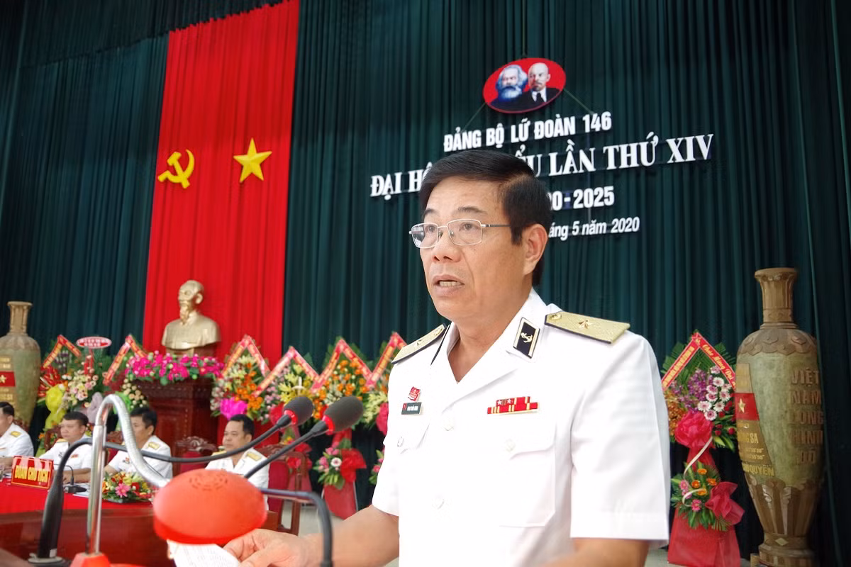 Chuẩn Đô đốc Phan Tuấn Hùng, Tư lệnh Vùng 4, Quân chủng Hải quân, giữ chức Phó Tư lệnh Quân chủng Hải quân, Bộ Quốc phòng.