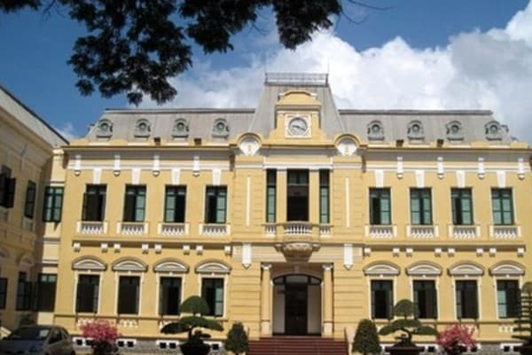 Bắt giữ 1 chuyên viên Văn phòng UBND TP Hải Phòng Bat giu 1 chuyen vien Van phong UBND TP Hai Phong