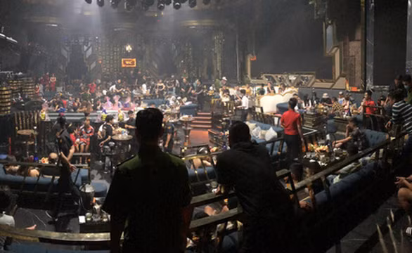  4. Truy kích quán bar, đưa 150 người về đồn: Khoảng 0h15 ngày 23/7, Công an quận Bình Tân phối hợp với Công an phường Bình Trị Đông A bất ngờ kiểm tra quán B-Club (tại địa chỉ 367 Lê Văn Quới, phường Bình Trị Đông A). Công an đã đưa 150 người tại quán bar trên về trụ sở, qua kiểm tra phát hiện hơn 42 người (trong đó có 28 nam, 14 nữ) có kết quả dương tính với ma túy.