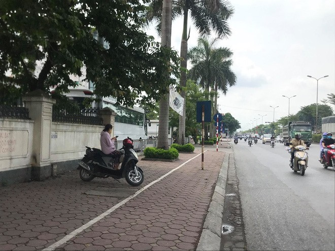 5. Cướp giật điện thoại ở Hà Nội: Khoảng 10h10 phút ngày 20/7, vợ chồng chị K.A di chuyển trên đường Nguyễn Văn Linh bị hai đối tượng đi xe máy Nouvo áp sát ngay phía sau giật chiếc điện thoại iPhone 11 Pro Max mà chị K.A. đang cầm trên tay. Bị cướp bất ngờ, chị Kim A. cố giằng co điện thoại với tên cướp nhưng không được. Hiện Cảnh sát hình sự Công an quận Long Biên đang điều tra xác minh làm rõ đối tượng cướp giật.