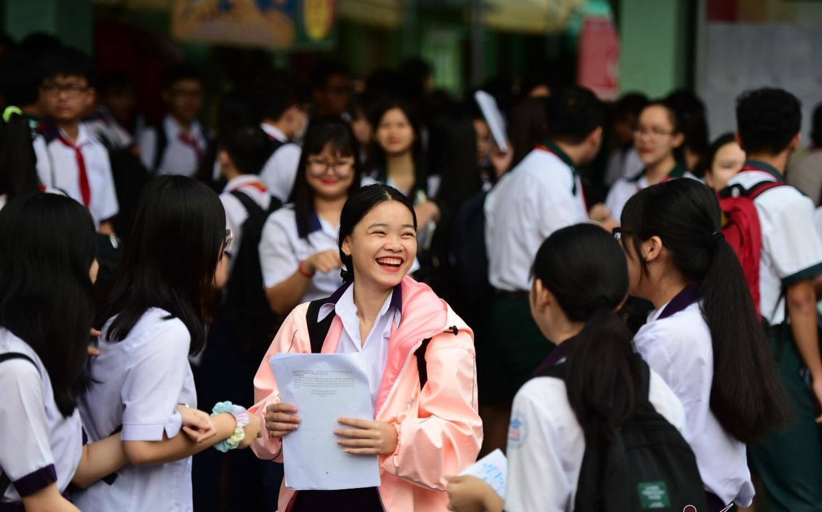 De lop 10 mon Ngu van o TP.HCM de cap den COVID-19-Hinh-3