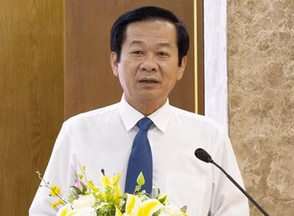 Ông Đỗ Thanh Bình, Phó Bí thư Tỉnh ủy, được bầu giữ chức Chủ tịch UBND tỉnh Kiên Giang thay cho ông Phạm Vũ Hồng xin nghỉ điều trị bệnh. Tân Chủ tịch UBND tỉnh Kiên Giang sinh năm 1967, quê huyện Thới Bình, Cà Mau; trình độ thạc sĩ Kinh tế, cử nhân Chính trị. Ông Đỗ Thanh Bình từng giữ chức Trưởng ban Tổ chức Tỉnh ủy, Phó chủ tịch UBND tỉnh Kiên Giang. Một tuần trước, Ban Chấp hành Đảng bộ tỉnh Kiên Giang bầu ông Bình giữ chức Phó Bí thư Tỉnh ủy.