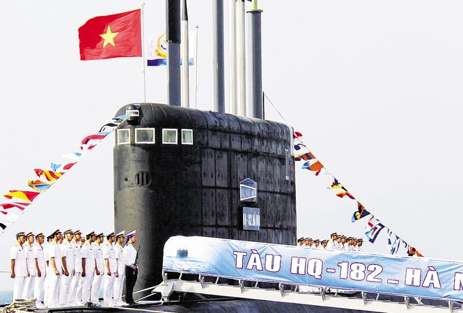 Thượng tá Trần Thanh Nghiêm là một trong những người lính Hải quân Việt Nam đầu tiên được chứng kiến buổi thao diễn những tính năng tác dụng của tàu ngầm HQ-182 Hà Nội và HQ-183 TP.Hồ Chí Minh trên biển Nga khi đang ở cương vị Lữ đoàn trưởng Lữ đoàn 189.