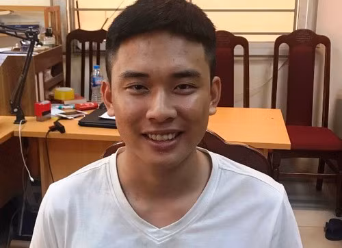 Đồng phạm là Phùng Hữu Mạnh, (SN 1997, trú tại phố Châu Long, phường Trúc Bạch, quận Ba Đình, hiện ở phố Trúc Khê, phường Láng Hạ, quận Đống Đa, Hà Nội). Mạnh là đối tượng không nghề, ham cờ bạc dẫn đến nợ nần tiền bạc. Thấy Ngọc rủ cướp ngân hàng, Mạnh “ok” ngay và cùng đồng bọn gây án.