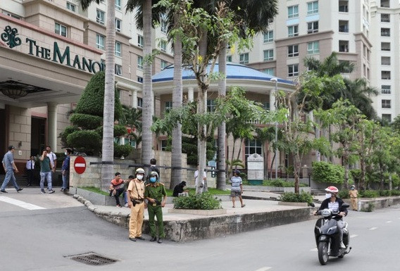 Cong an kham xet nha Pho chu tich TP.HCM Tran Vinh Tuyen-Hinh-2