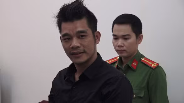  2. Thủ đoạn thổi giá bất động sản của Tổng Giám đốc BĐS Cao Thắng: Sau nửa năm tạm giam Võ Thanh Long (37 tuổi, Tổng Giám đốc Công ty CP Bất động sản Cao Thắng) có hơn 1.000 người gửi đơn yêu cầu điều tra làm rõ vụ án. Thủ đoạn của Long là thổi phồng giá trị sang nhượng dự án khu du lịch sinh thái Phú Hữu - Hậu Giang từ 26 tỷ thành hơn 700 tỷ đồng bằng các hội thảo và quảng cáo; Khu du lịch chưa hoàn thành đã bán vé điện tử vào cổng tham quan rồi lấy tiền tiêu xài cá nhân.