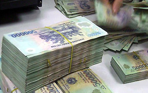 8. Chào bán dự án ảo để lừa hơn 2 tỷ đồng: Công an TP Hải Dương bắt tạm giam Vũ Tiến Mạnh (33 tuổi, trú tại TP Cẩm Phả, Quảng Ninh) về tội danh Lừa đảo chiếm đoạt tài sản. Mạnh tư vấn bán căn shophouse tại Hà Nội cho khách và nhận đặt cọc 2,8 tỷ đồng trong thời gian từ tháng 9-11/2019. Tuy nhiên, sau khi khách chuyển tiền, Mạnh cắt đứt liên lạc, chiếm đoạt tiền để tiêu xài và đầu tư tiền ảo.