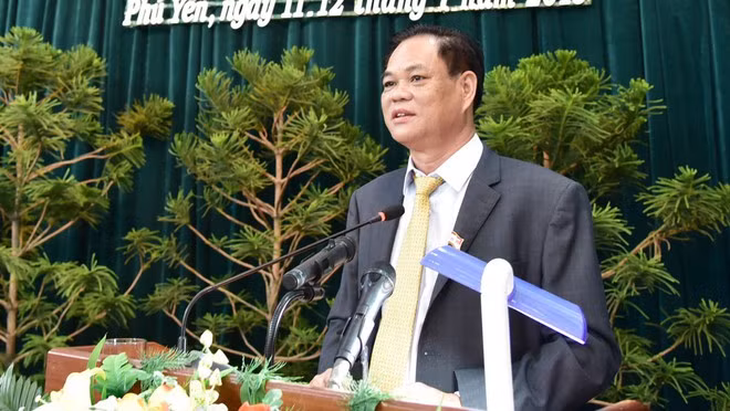 Chan dung 3 Bi thu Tinh uy duoc Bo Chinh tri dieu dong ve Trung uong-Hinh-2