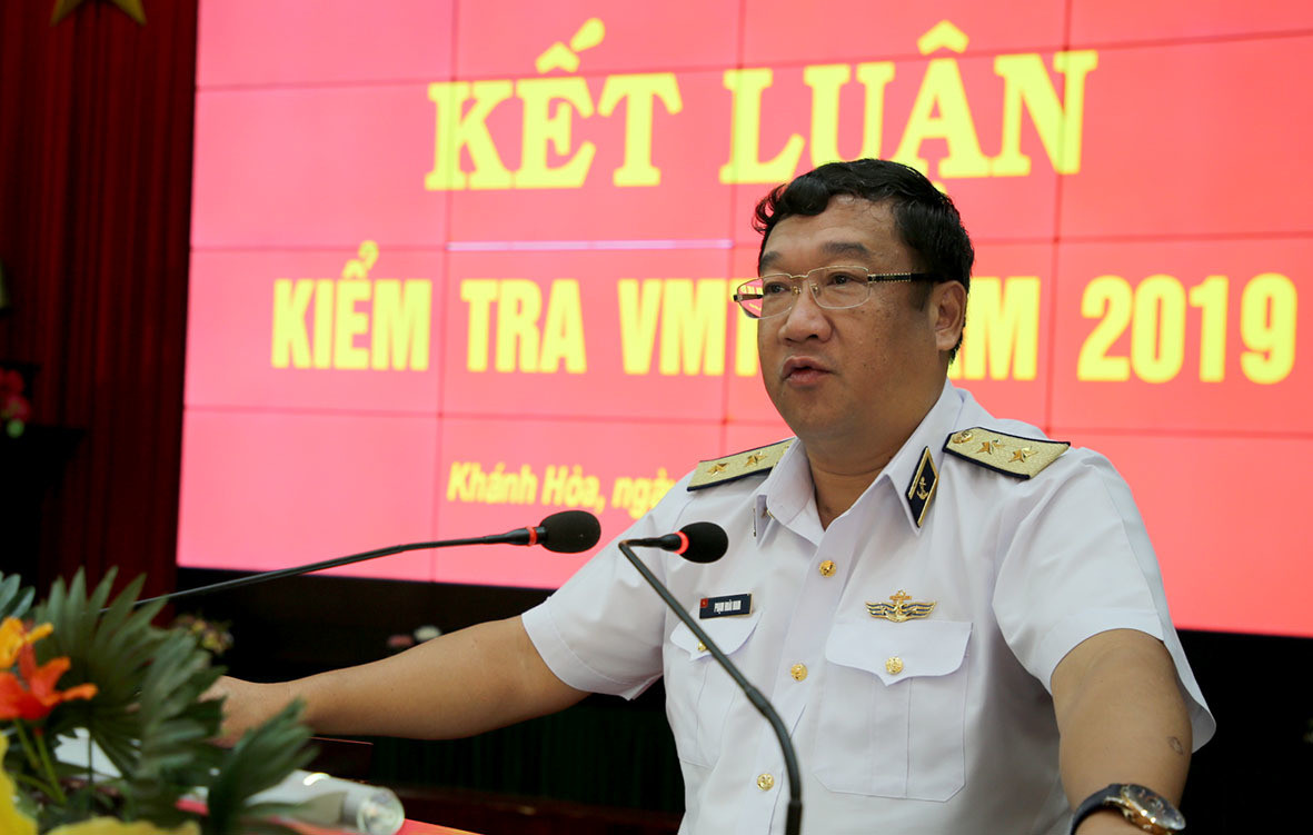 Tháng 4 năm 2014, ông được bổ nhiệm giữ chức Phó Tư lệnh kiêm Tham mưu trưởng Quân chủng Hải quân. Tháng 6 năm 2015, ông giữ chức Tư lệnh Quân chủng Hải quân. Năm 2018, ông được phong quân hàm phó Đô đốc.