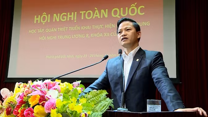 Người tiền nhiệm chức Bí thư Thành ủy Bắc Ninh của ông Chinh là ông Vương Quốc Tuấn. Hiện tại, ông Vương Quốc Tuấn đã được HĐND tỉnh này bầu bổ sung làm Phó Chủ tịch UBND tỉnh Bắc Ninh.