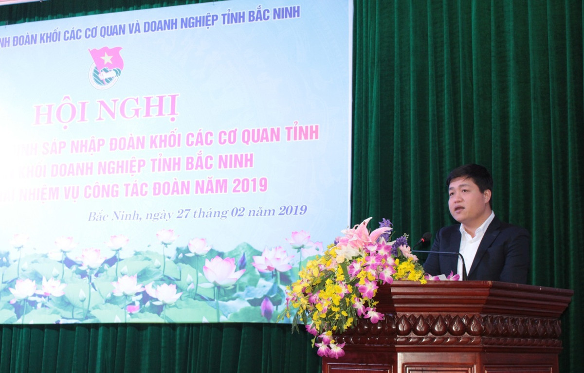 Cũng liên quan tới công tác nhân sự, tại Kỳ họp 19, Hội đồng nhân dân tỉnh Bắc Ninh khoá XVIII, nhiệm kỳ 2016 - 2021 đã bầu ông Vương Quốc Tuấn - Ủy viên Ban Thường vụ Tỉnh ủy, Bí thư Thành ủy Bắc Ninh và ông Đào Quang Khải - Tỉnh ủy viên, Giám đốc Sở Tài nguyên và Môi trường giữ chức Phó Chủ tịch UBND tỉnh khóa XVIII, nhiệm kỳ 2016 – 2021.