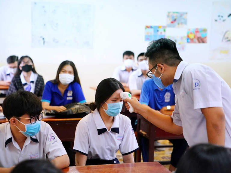 Thi tot nghiep THPT 2020: Thi sinh nhiem COVID -19 duoc xet dac cach