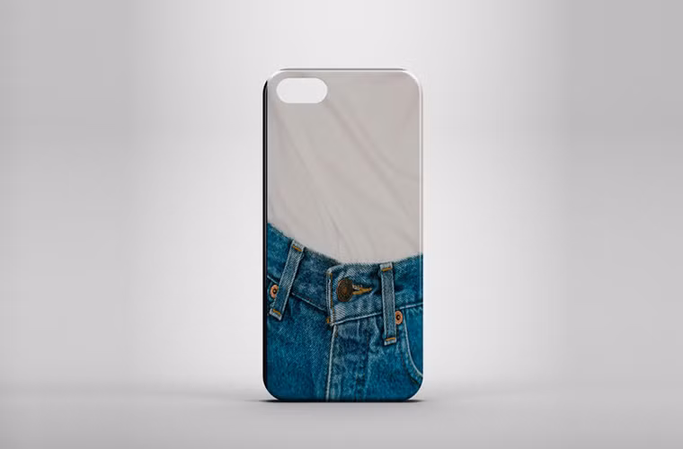 Mặc quần jean hiệu Levis và cầm iPhone có ốp lưng thế này...