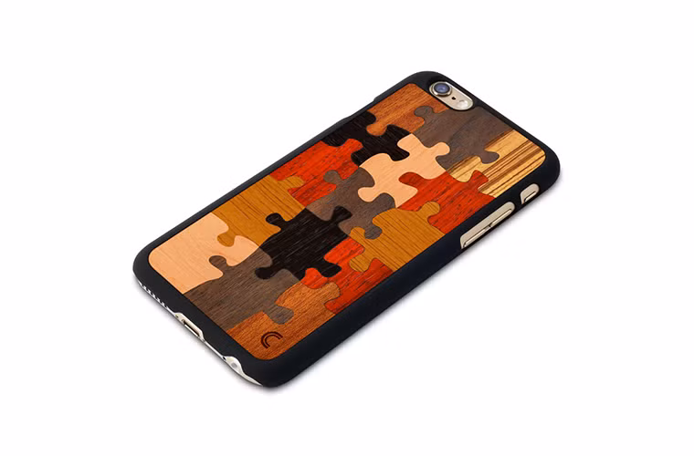 Một chiếc ốp lưng "trò chơi ghép hình" trông rất bắt mắt.