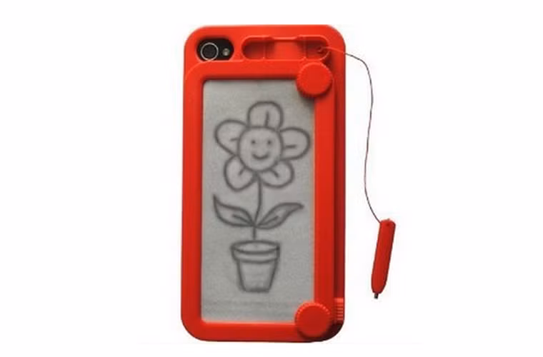 Chiếc ốp lưng iPhone mô phỏng bảng vẽ học sinh ngày xưa.