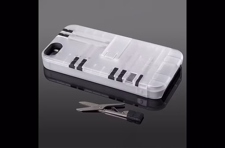 Chiếc ốp lưng đa dụng tích hợp các công cụ điện.