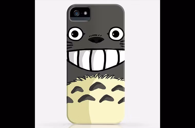 Chiếc ốp lưng iPhone có hình chú mèo Toronto nổi tiếng trong bộ phim hoạt hình "My Neighbor Totoro".