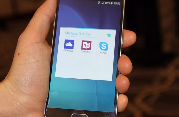 Cả Galaxy S6 và S6 Edge đều được cài sẵn các ứng dụng Microsoft.