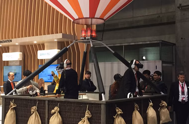 Nhà mạng Hàn Quốc SK Telecom đã dựng chiếc khinh khí cầu giả này để làm không gian trưng bày và trình diễn các bộ kính thực tại ảo của mình.