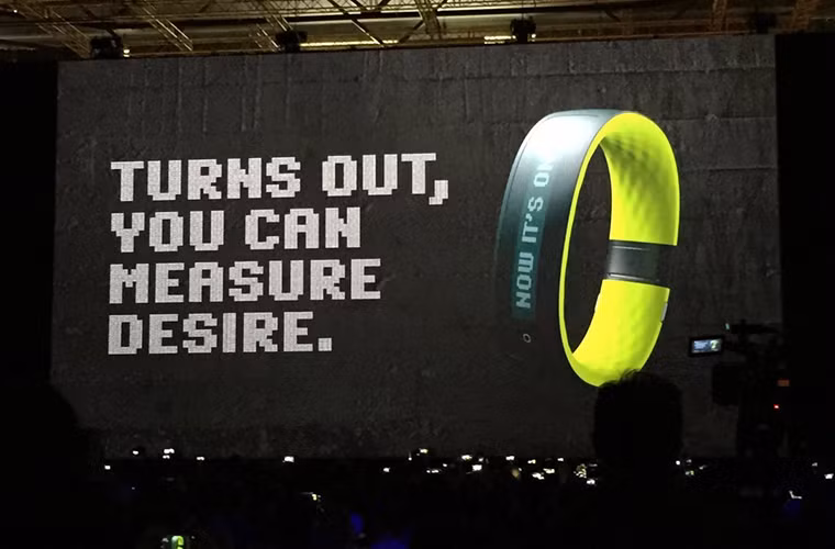  Thiết bị đeo được mới này của HTC cho phép bạn đo lường ham muốn của mình đấy nhé.