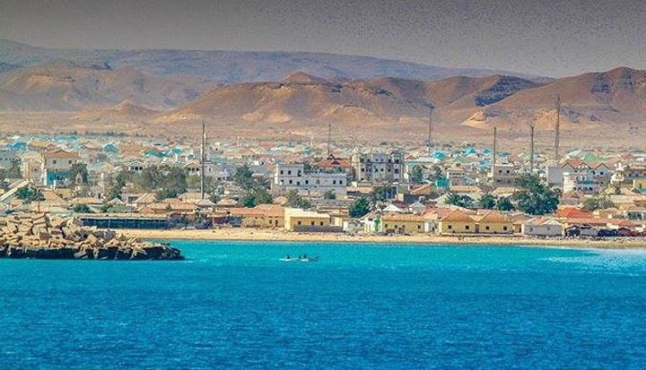 Trường học, bệnh viện, thị trấn... tại đây mang đến những điều vô cùng thú vị, giống như "một nhà du hành thời gian", Parrish cho biết. Ảnh VesselFinder