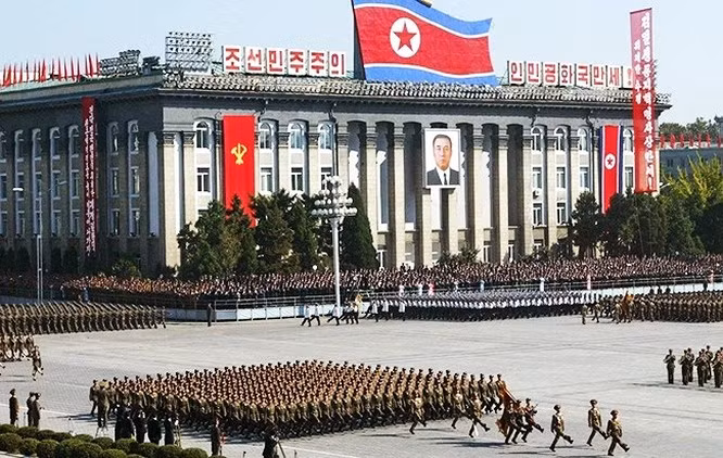  1. Phòng 39: Đây là một tổ chức bí mật ở Bắc Triều Tiên, quốc gia khép kín nhất trên thế giới. Phòng 39 đã tồn tại từ năm 1970. Theo một số giả định, phòng này là nơi tiến hành các hoạt động bất hợp pháp vì lợi ích chính phủ. Có nhiều đồn đoán rằng phòng này sử dụng tài khoản ngân hàng ở Trung Quốc và Thụy Sĩ cho các giao dịch “ngầm” bằng ngoại tệ về mua bán vũ khí. Vị trí chính xác của Phòng 39 vẫn còn là một bí mật.