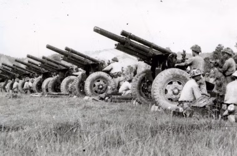 Đến Chiến dịch Điện Biên Phủ (năm 1954) - chiến dịch tiến công tập đoàn cứ điểm mạnh nhất của Pháp ở Đông Dương lúc bấy giờ, ta đã tập trung cao nhất số pháo hiện có ngay từ đầu chiến dịch, được 229 khẩu. Nguồn ảnh: Wikipedia