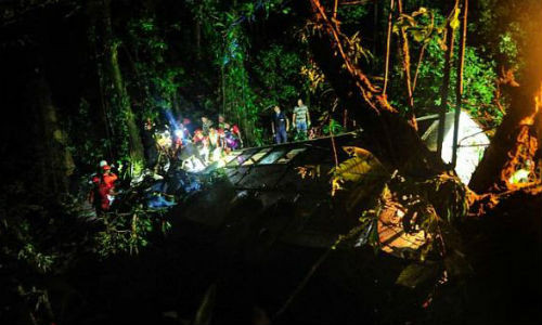 Tai nạn xe buýt thảm khốc ở Brazil, 51 người thiệt mạng Tai nan xe buyt tham khoc o Brazil, 51 nguoi thiet mang