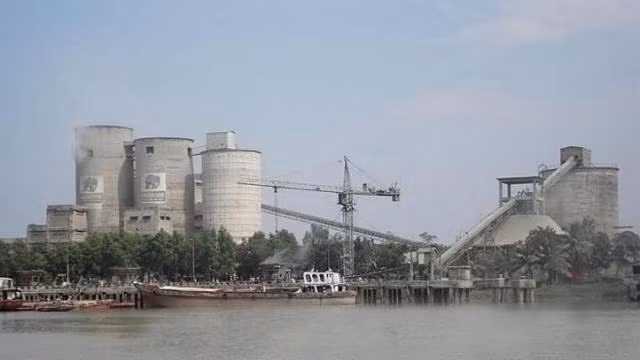 Sập nhà máy xi măng ở Bangladesh, 4 người chết Sap nha may xi mang o Bangladesh, 4 nguoi chet