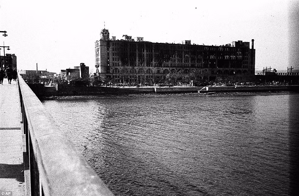 Từ tháng 1/1944 tới tháng 8/1945, Mỹ đã thả 157.000 tấn bom xuống các thành phố của Nhật Bản, theo thông tin từ Cơ quan nghiên cứu chiến lược thả bom Mỹ.