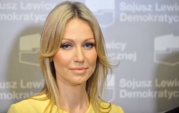 Nữ MC xinh đẹp đã có học vị tiến sĩ và có kinh nghiệm làm việc trong cơ quan công quyền. Ngoài ra cô cũng góp vai nhỏ trong các bộ phim. Vào năm 2011 cô đã nỗ lực giành một ghế trong nghị viện nhưng thất bại.