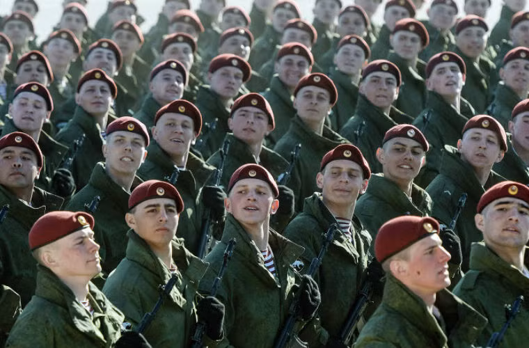 Trung đoàn chiến đấu Dzerzhinsky thuộc Bộ Nội vụ Nga trong thời gian tập luyện chuẩn bị cho sự kiện Ngày Chiến thắng.